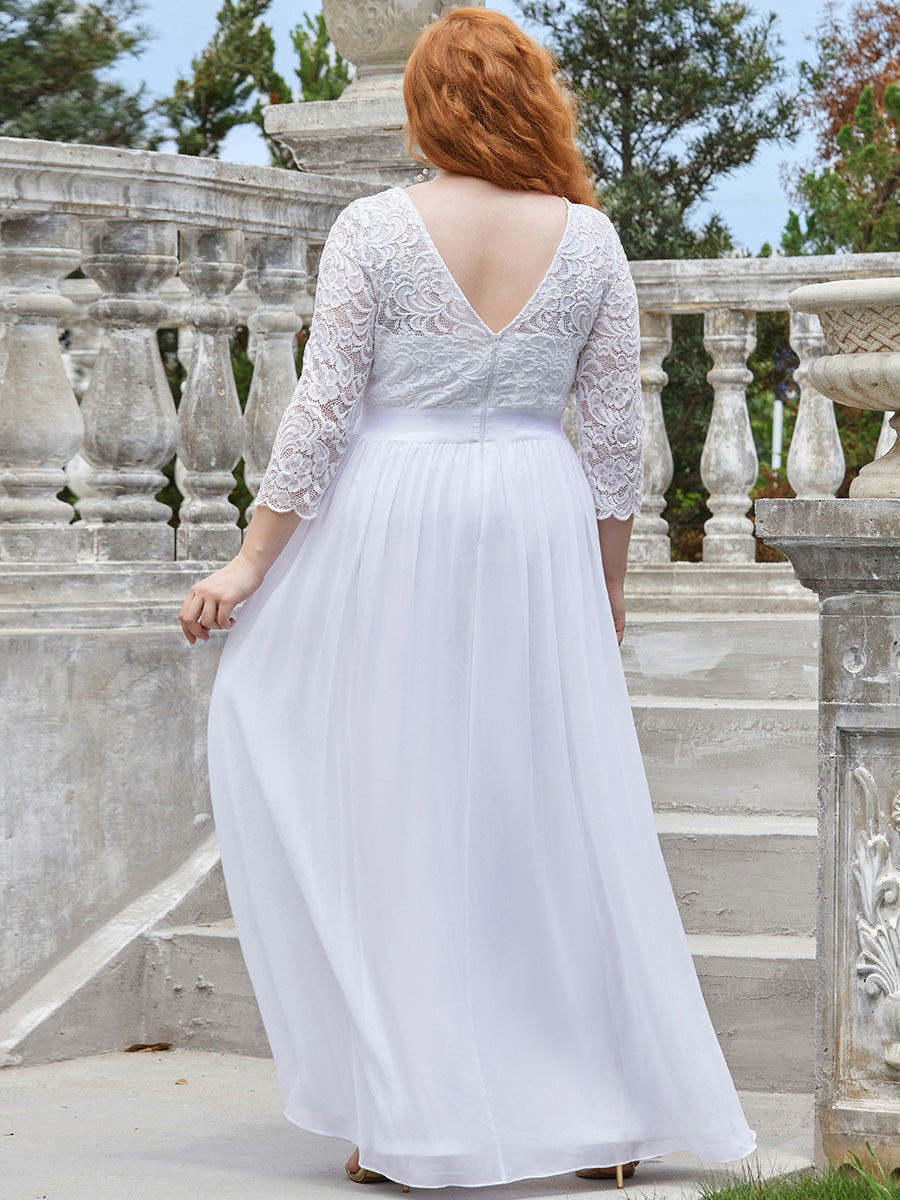 Elegant Lace Plus Size Bridesmaid Dresses with Long Sleeves.