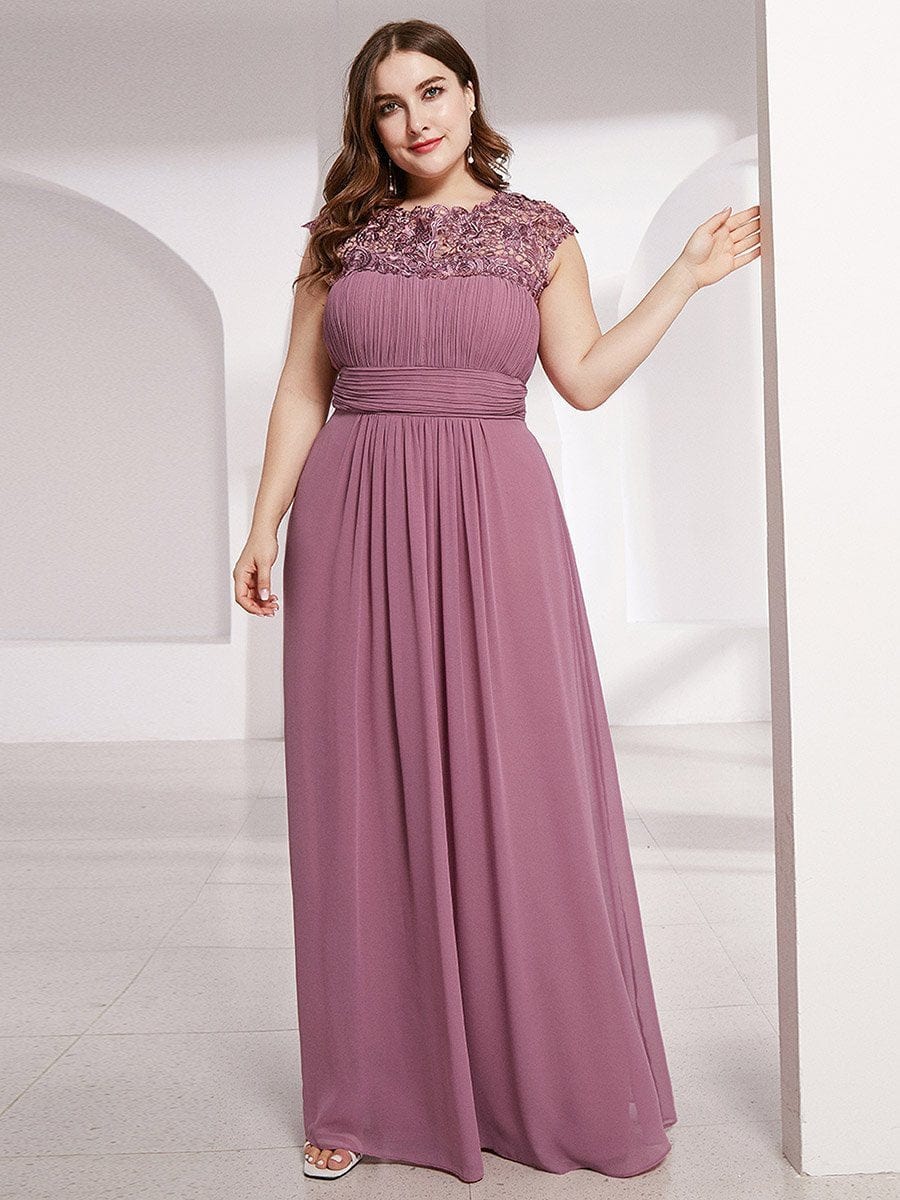Elegant Lace Cap Sleeve Chiffon Evening Gown with Ruched Detail: Lacey Neckline Open Back Ruched Bust Plus Size Evening Dress