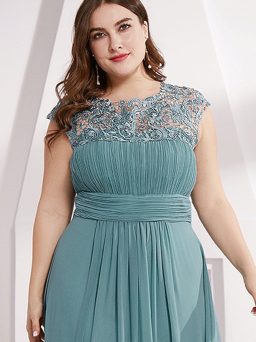 Elegant Lace Cap Sleeve Chiffon Evening Gown with Ruched Detail: Lacey Neckline Open Back Ruched Bust Plus Size Evening Dress