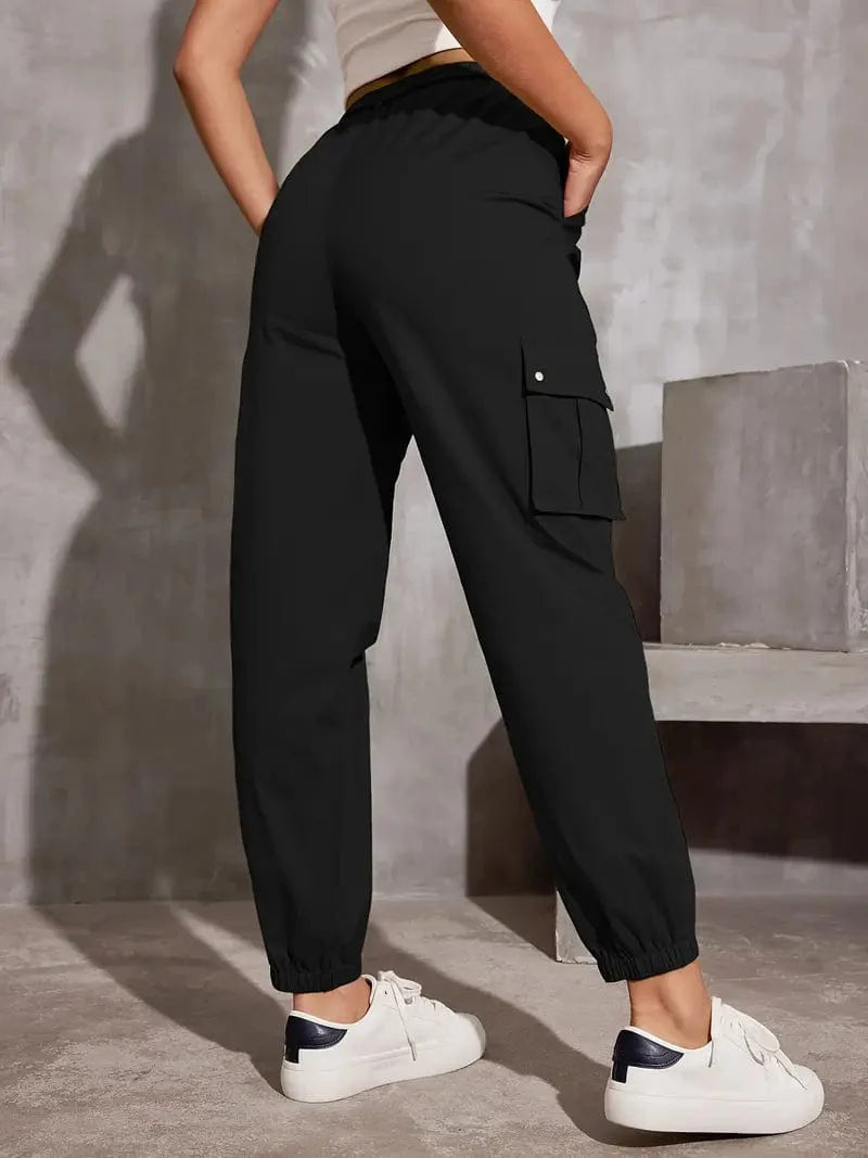 Y2K Loose Fit Cargo Trousers with Drawstring Waist and Multiple Pockets, Versatile Women's Apparel for Any Time of Year