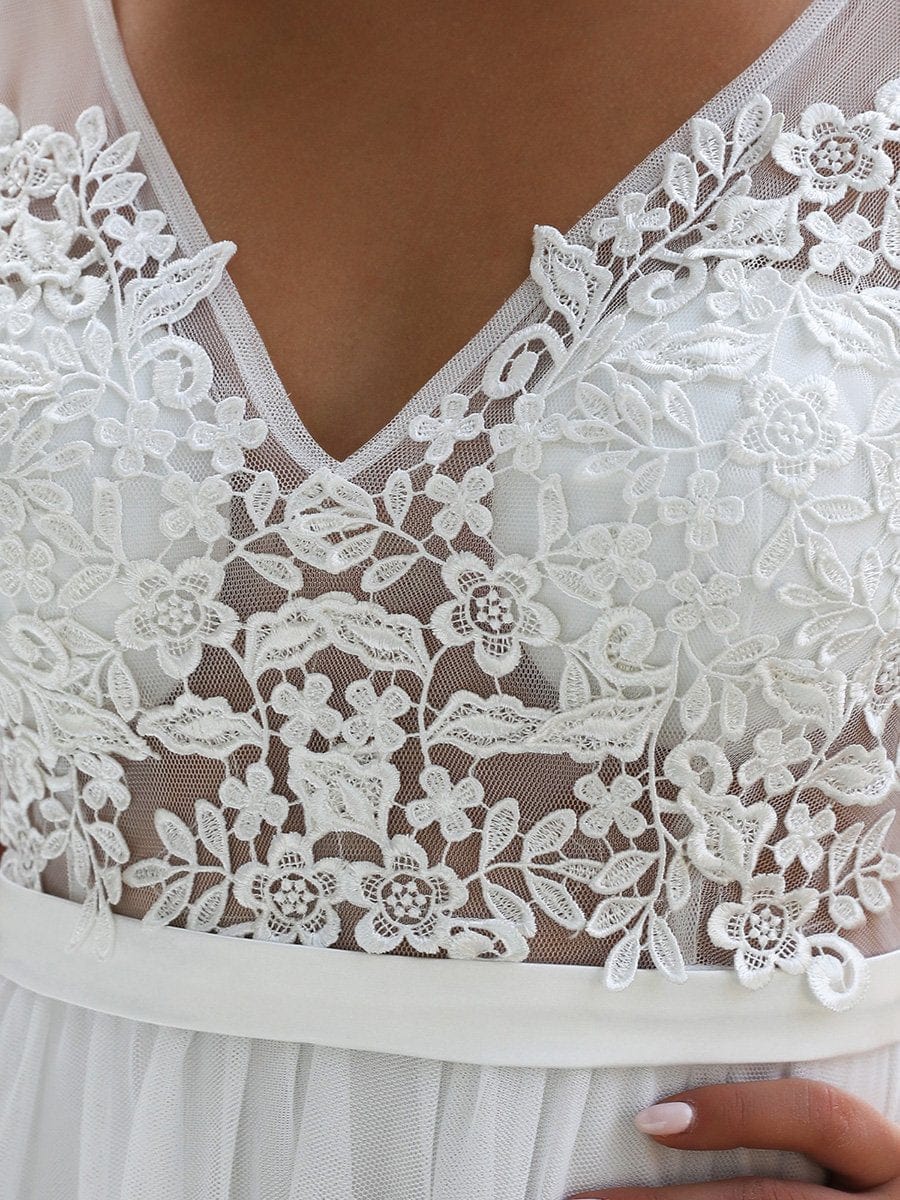 Elegant V-Neck A-Line Dress with Floral Lace Appliques