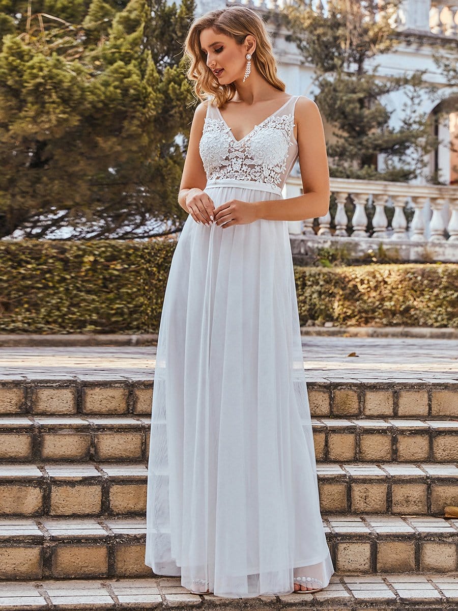Elegant V-Neck A-Line Dress with Floral Lace Appliques