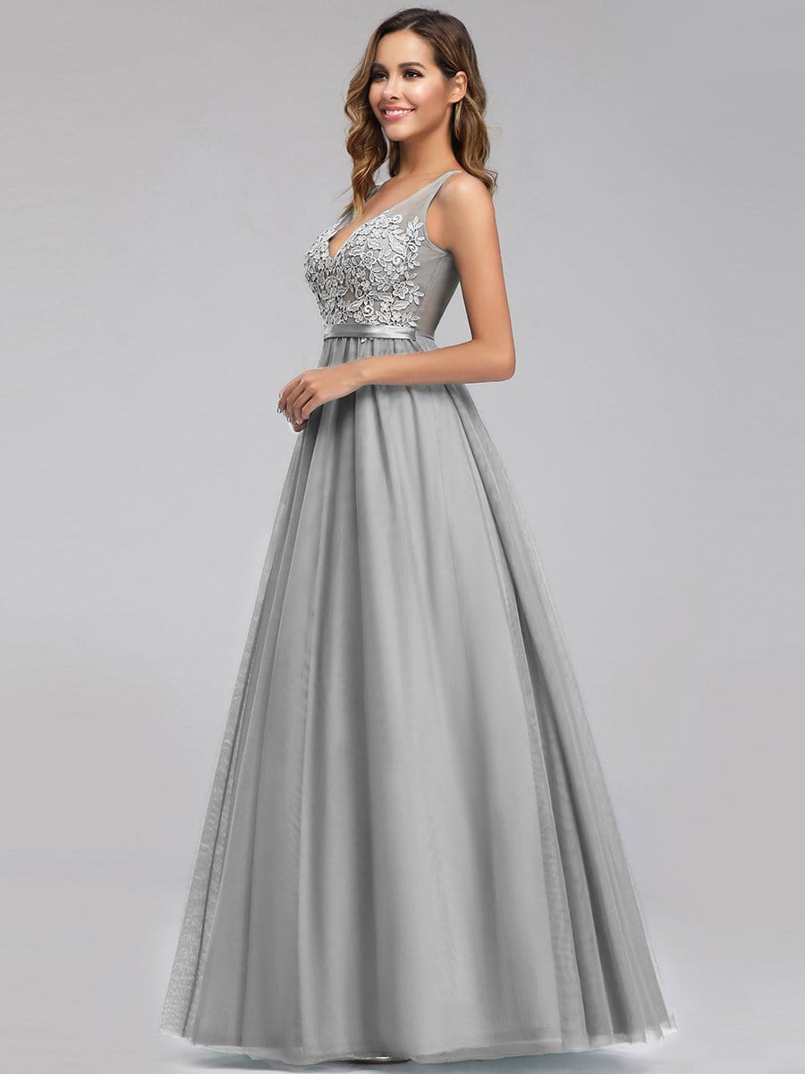 Elegant V-Neck A-Line Dress with Floral Lace Appliques