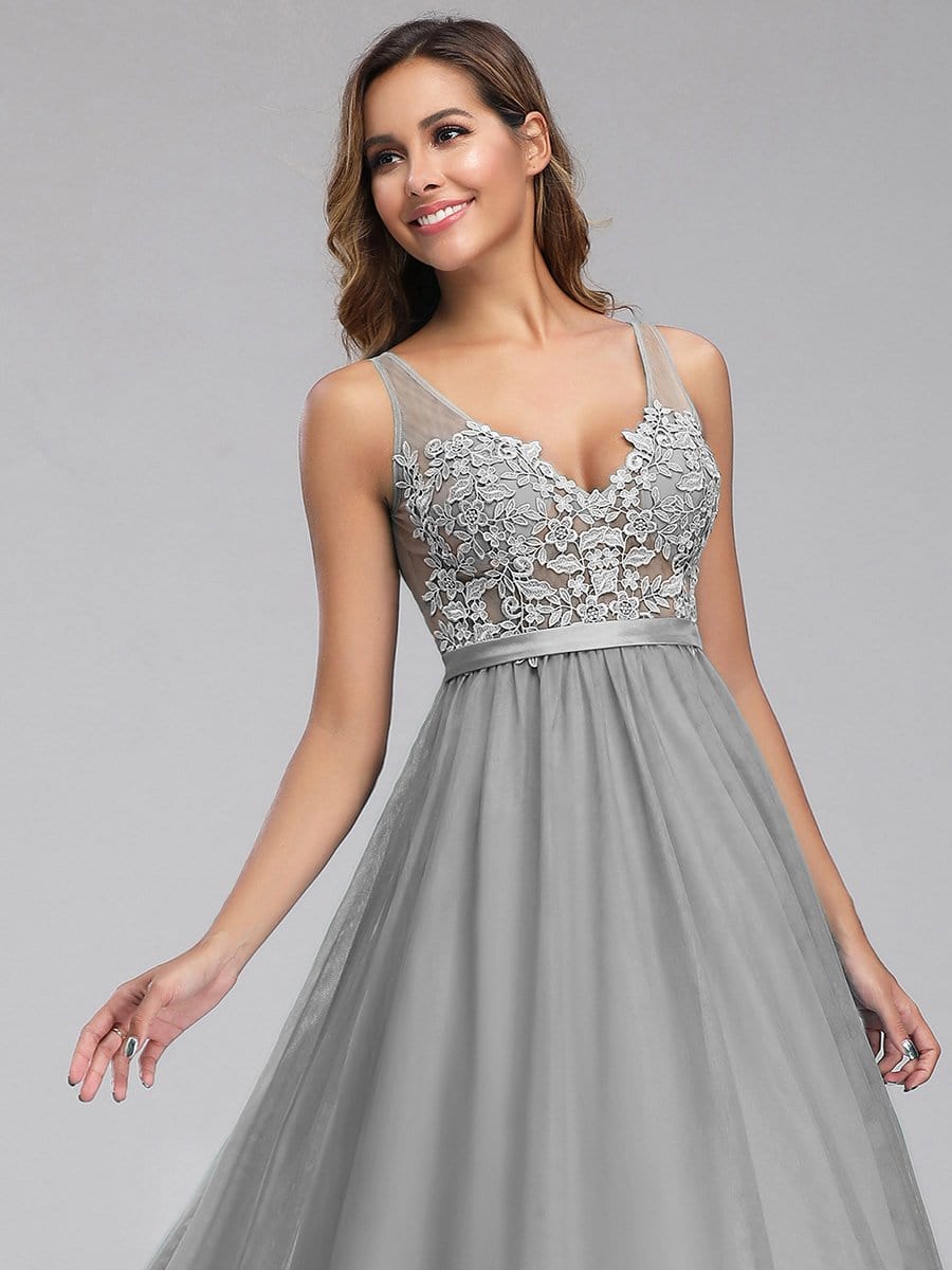Elegant V-Neck A-Line Dress with Floral Lace Appliques
