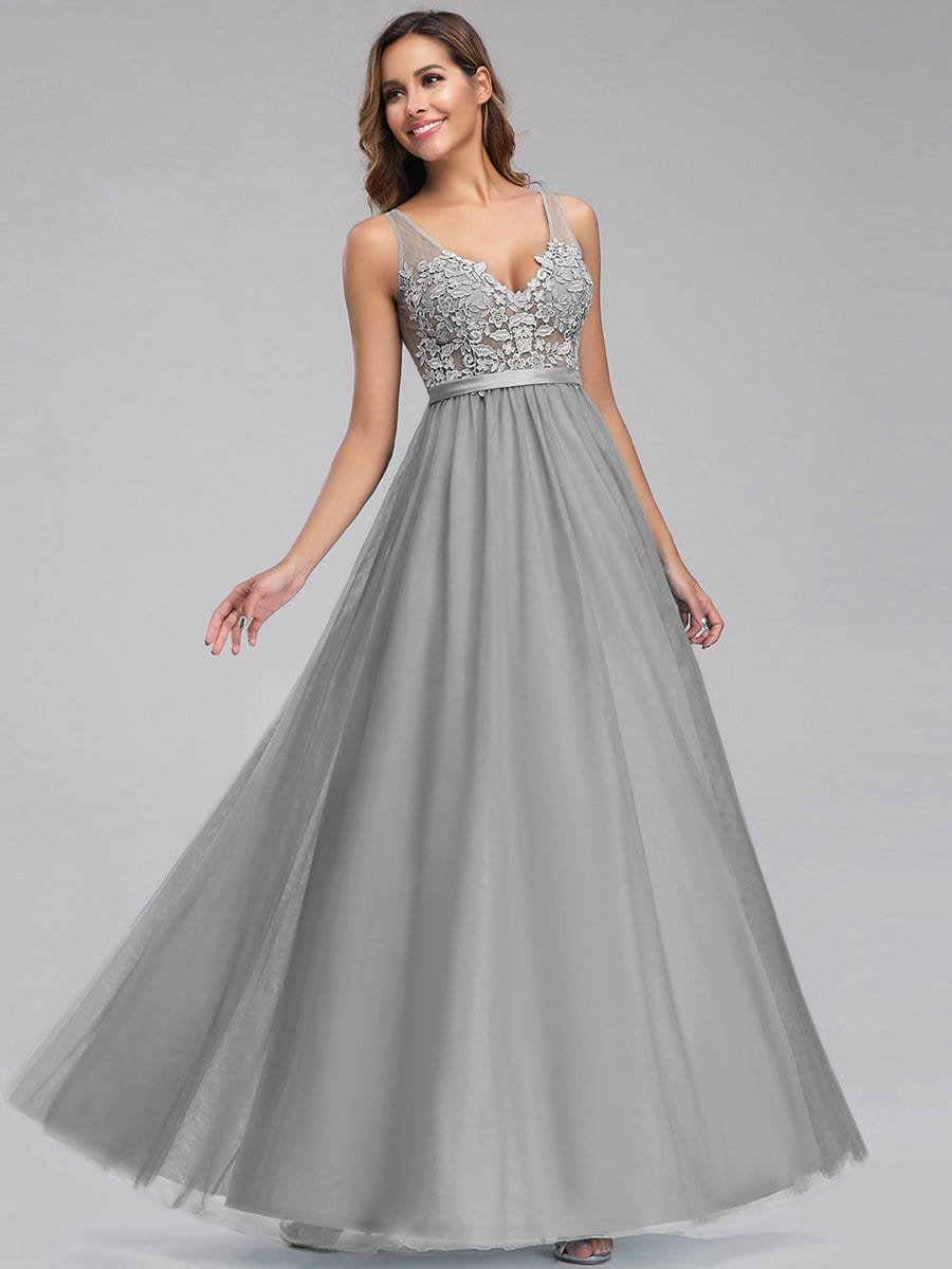 Elegant V-Neck A-Line Dress with Floral Lace Appliques