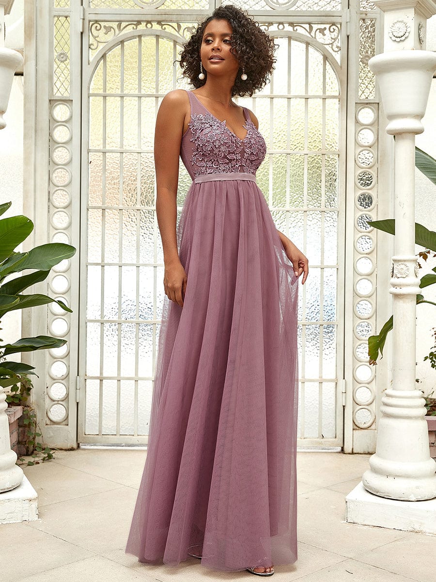 Elegant V-Neck A-Line Dress with Floral Lace Appliques