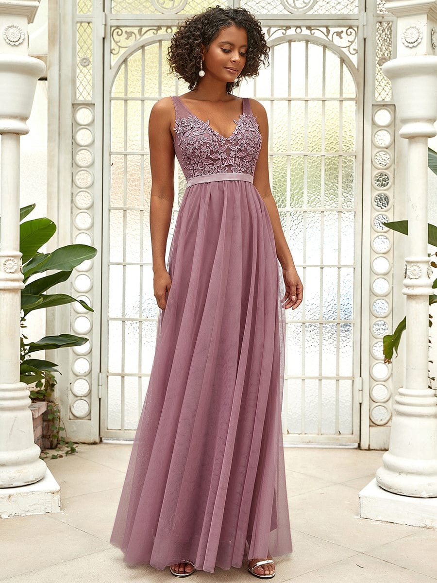 Elegant V-Neck A-Line Dress with Floral Lace Appliques