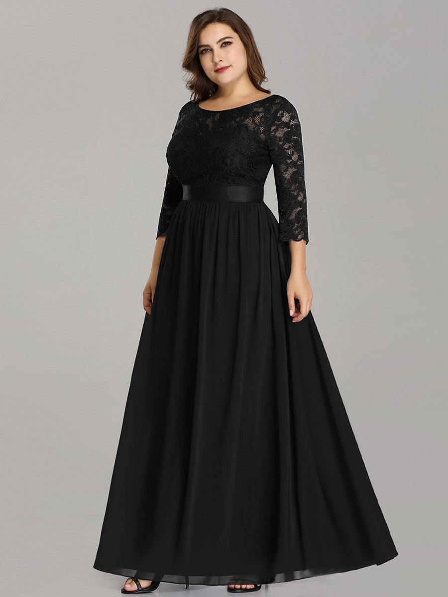 Elegant Lace Plus Size Bridesmaid Dresses with Long Sleeves.