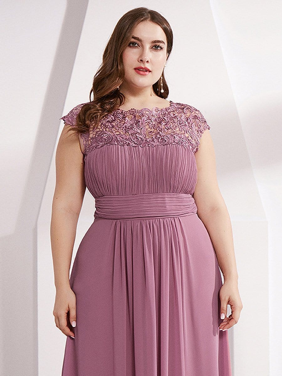 Elegant Lace Cap Sleeve Chiffon Evening Gown with Ruched Detail: Lacey Neckline Open Back Ruched Bust Plus Size Evening Dress