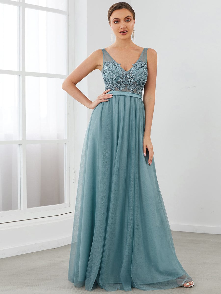 Elegant V-Neck A-Line Dress with Floral Lace Appliques